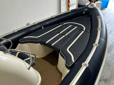 2006, 8.6m RIB