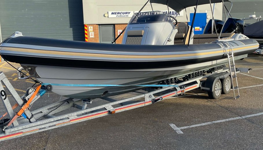 2023, 8.7m Cobra Nautique